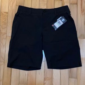 Women’s under Armour golf shorts 9”